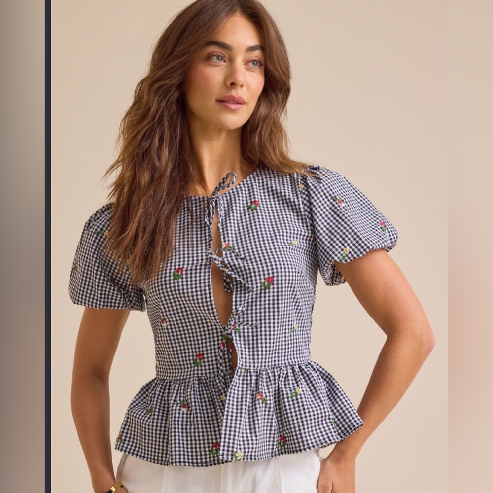 Altar'd State Laine Gingham Embroidered Top. Size medium.